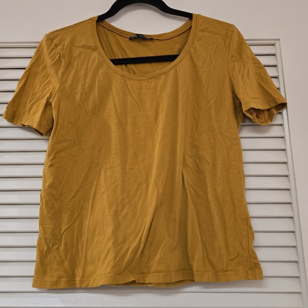 Zara - Gold Basic Lightweight Short-Sleeve Top